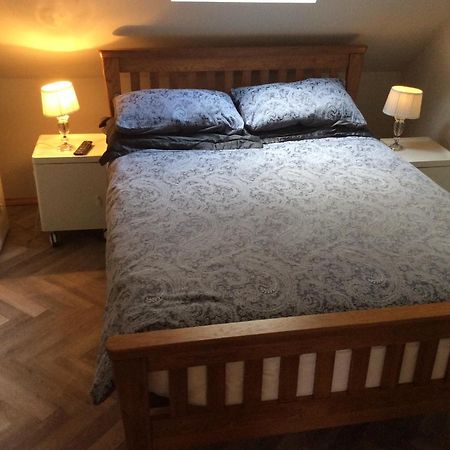 2 Bedroom Furnished Apartment In A Rural Position Stone  Zewnętrze zdjęcie