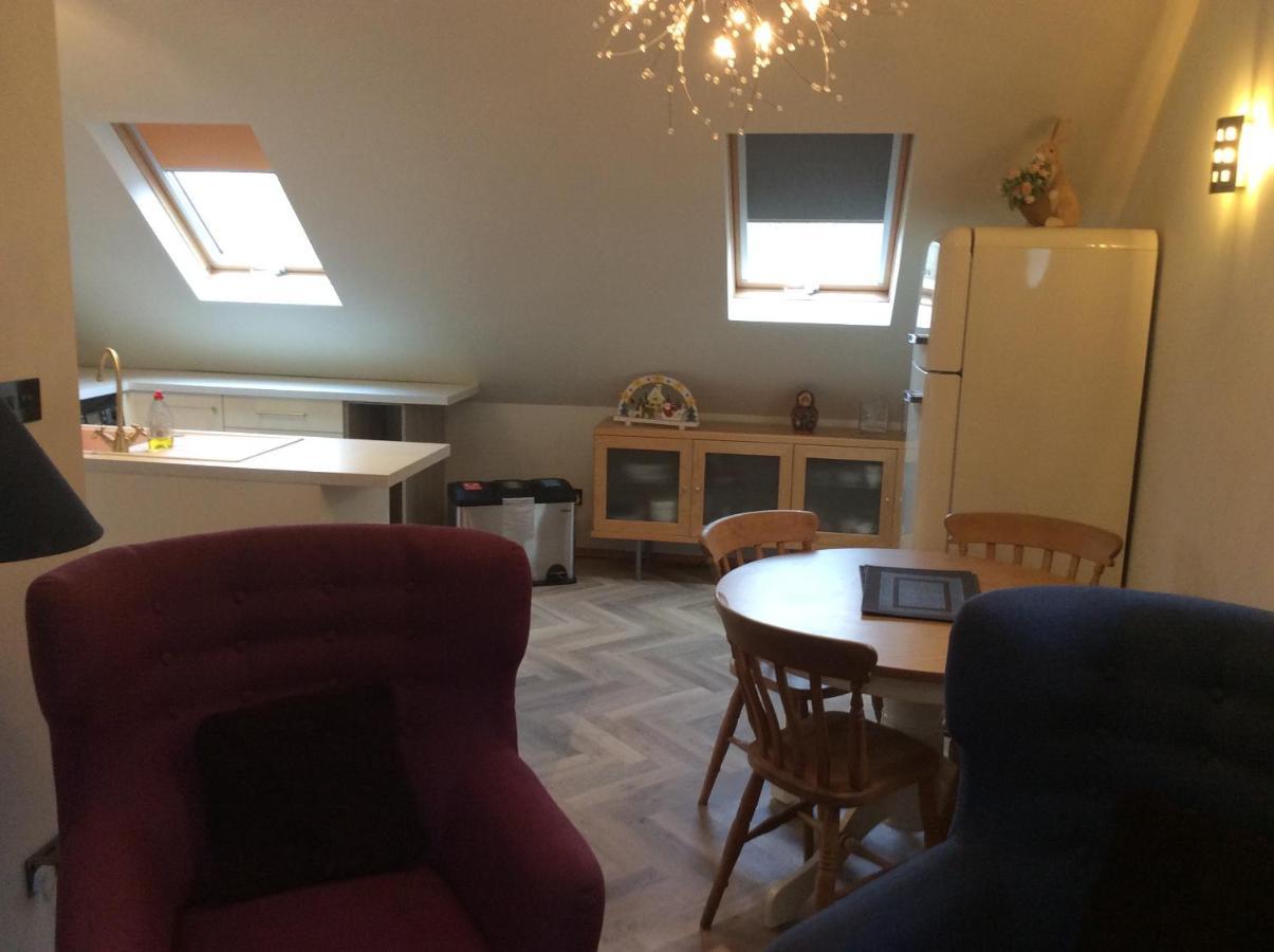 2 Bedroom Furnished Apartment In A Rural Position Stone  Zewnętrze zdjęcie